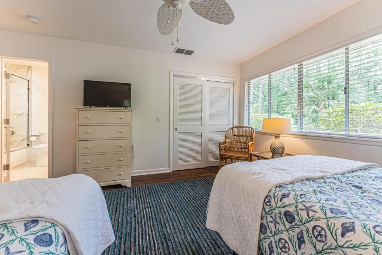 Holiday home 253 Greenwood New Renovations Private Pool Golf Views Sleeps 10 Sea Pines *
