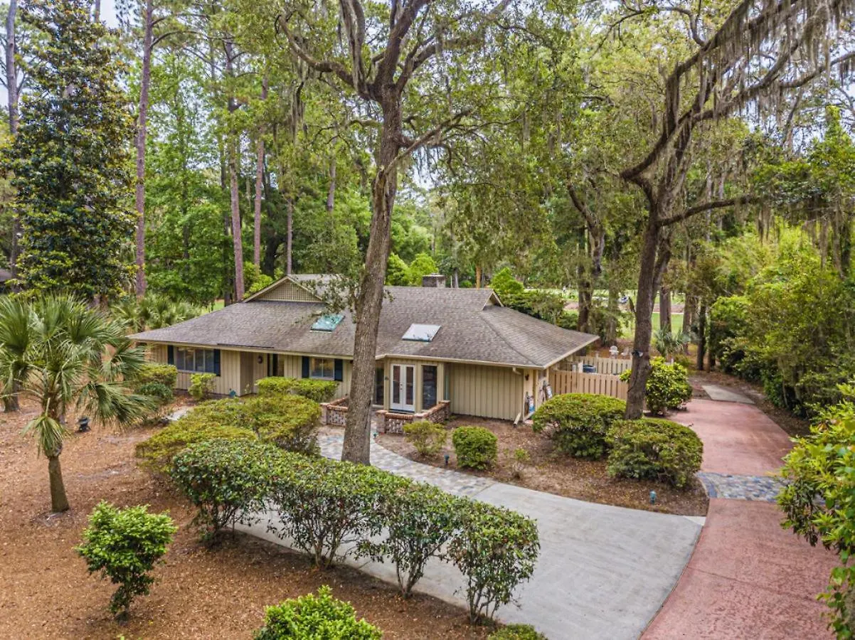 Holiday home 253 Greenwood New Renovations Private Pool Golf Views Sleeps 10 Sea Pines *