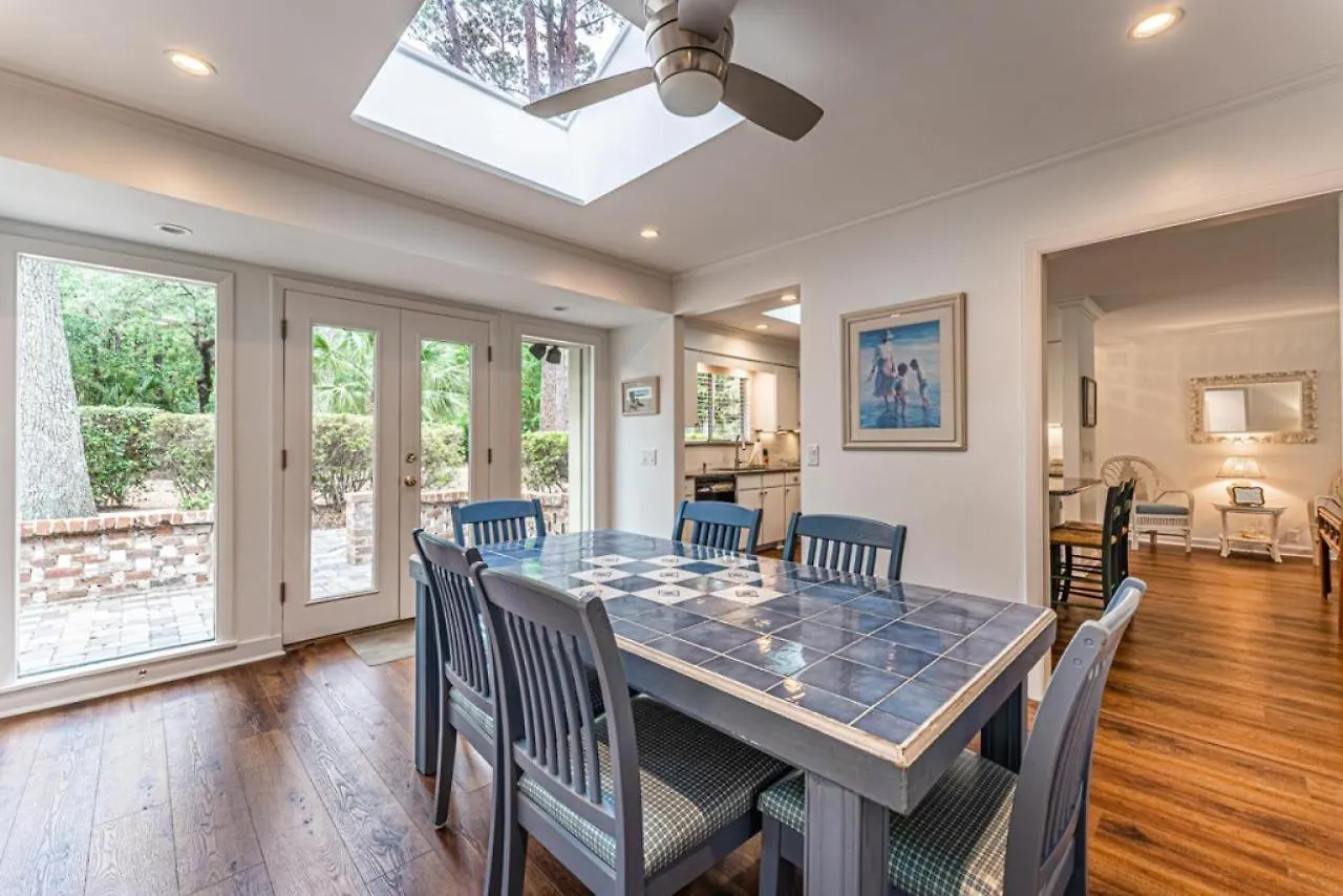 253 Greenwood New Renovations Private Pool Golf Views Sleeps 10 Sea Pines Holiday home *