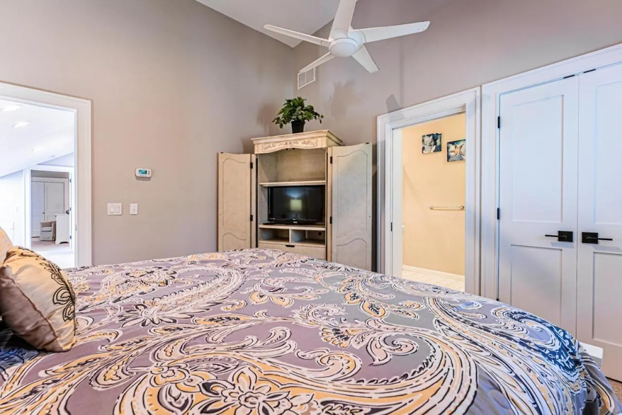 24 Red Cardinal 2nd Row, Steps From The Updated, Coastal, Luxury Hilton Head Island
