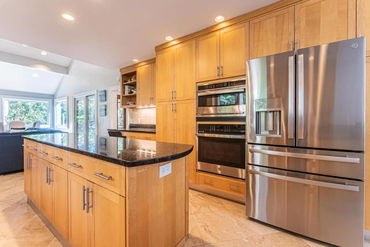 24 Red Cardinal 2nd Row, Steps From The Updated, Coastal, Luxury Holiday home *