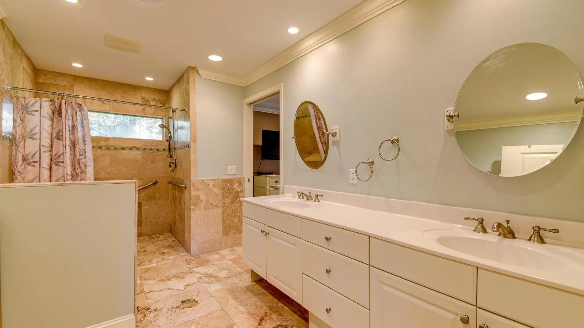 28 Surf Scoter 2nd Row Steps From The Renovated *