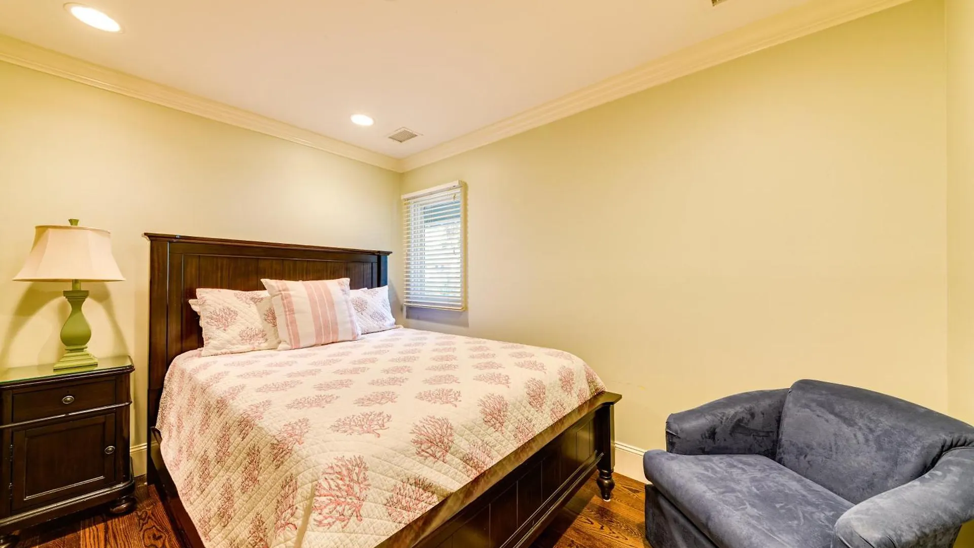 28 Surf Scoter 2nd Row Steps From The Renovated Holiday home Hilton Head Island