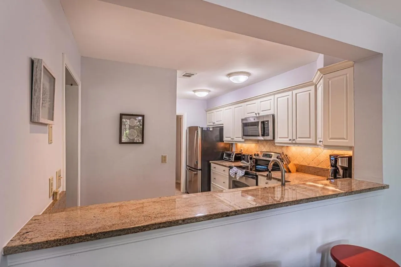 Pet Friendly! 503 Plantation Club Walk To Pool Sleeps 6 Sea Pines *