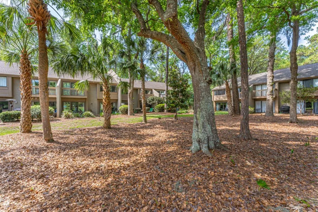 Pet Friendly! 503 Plantation Club Walk To Pool Sleeps 6 Sea Pines Holiday home *