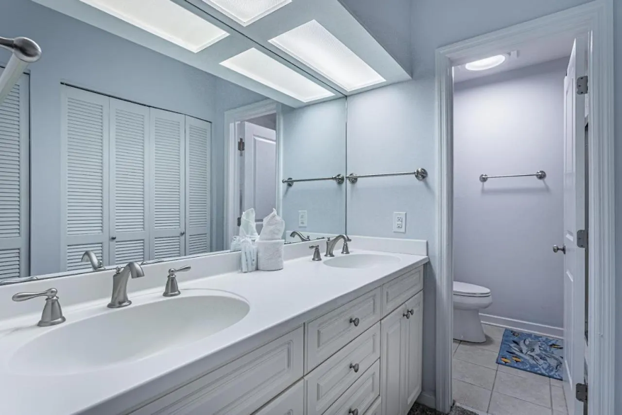 Pet Friendly! 503 Plantation Club Walk To Pool Sleeps 6 Sea Pines Holiday home