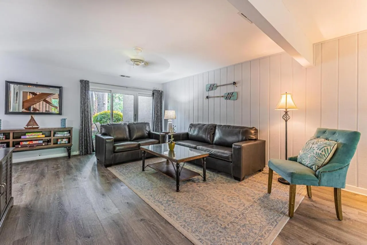 Pet Friendly! 503 Plantation Club Walk To Pool Sleeps 6 Sea Pines *