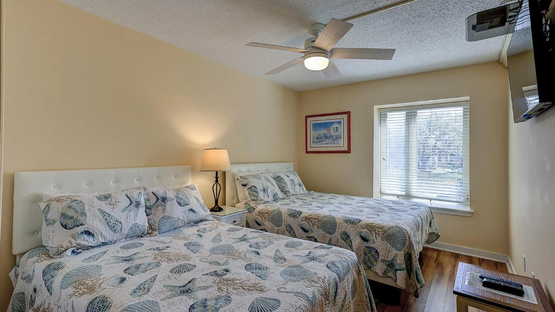 1686 Bluff Renovated Sleeps 8 Walk To Salty Dog Sea Pines *