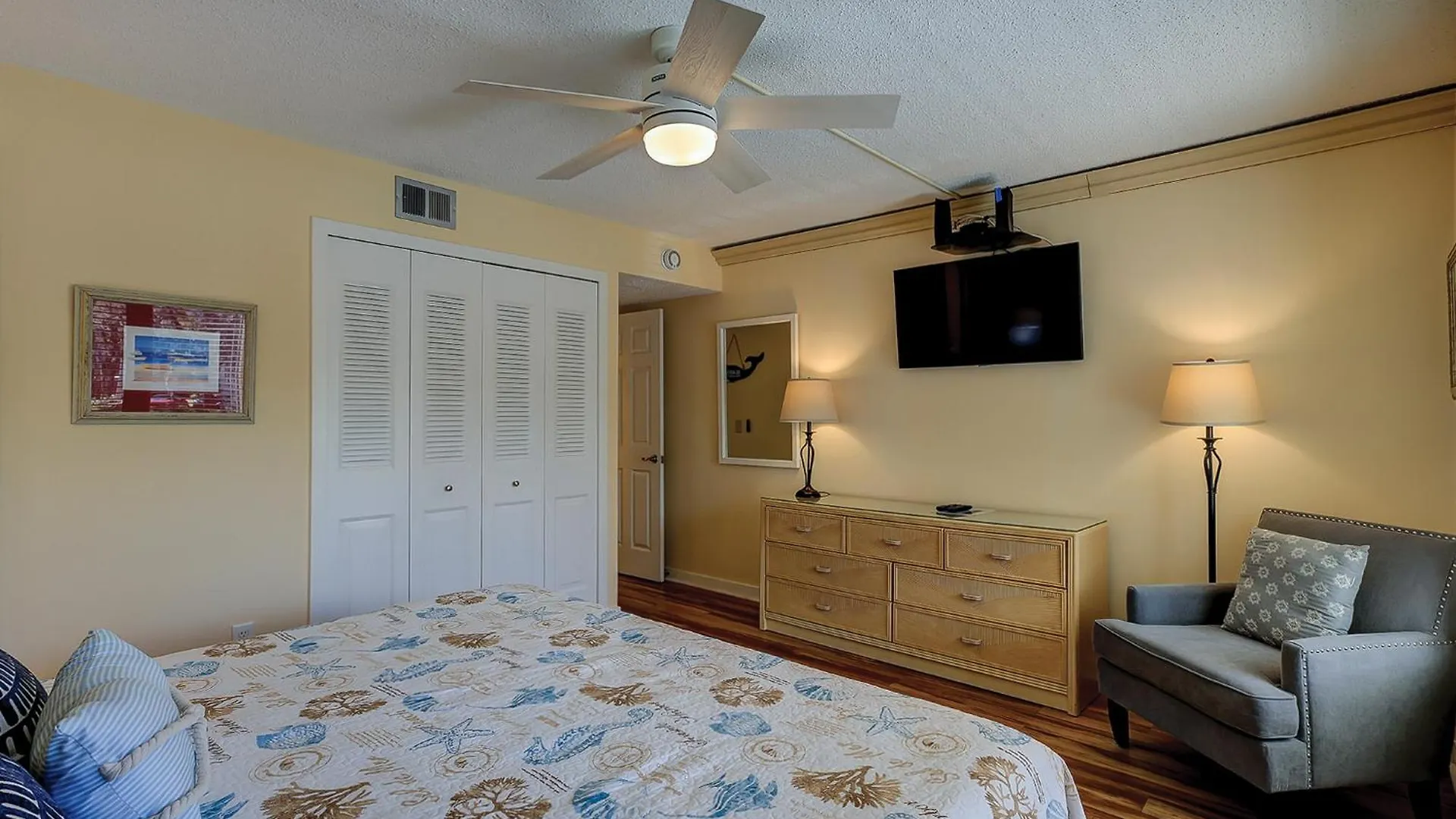 Holiday home 1686 Bluff Renovated Sleeps 8 Walk To Salty Dog Sea Pines *