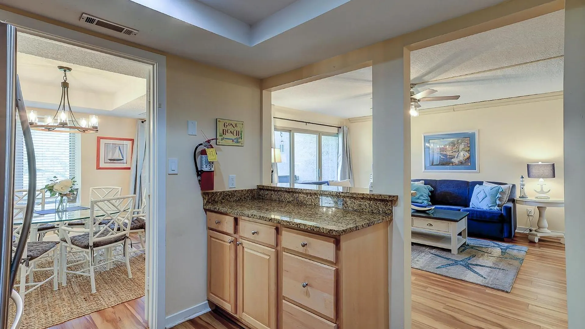 1686 Bluff Renovated Sleeps 8 Walk To Salty Dog Sea Pines *