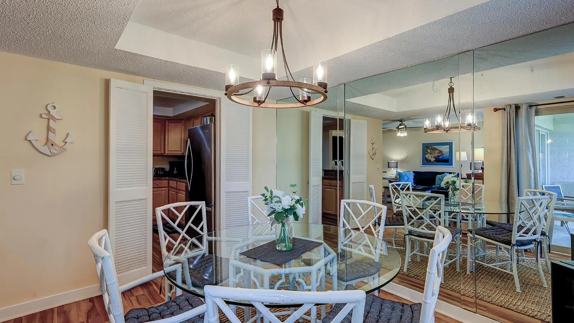 Holiday home 1686 Bluff Renovated Sleeps 8 Walk To Salty Dog Sea Pines