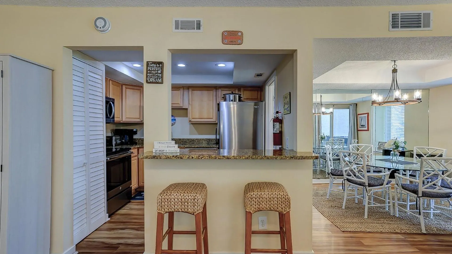 1686 Bluff Renovated Sleeps 8 Walk To Salty Dog Sea Pines Holiday home Hilton Head Island