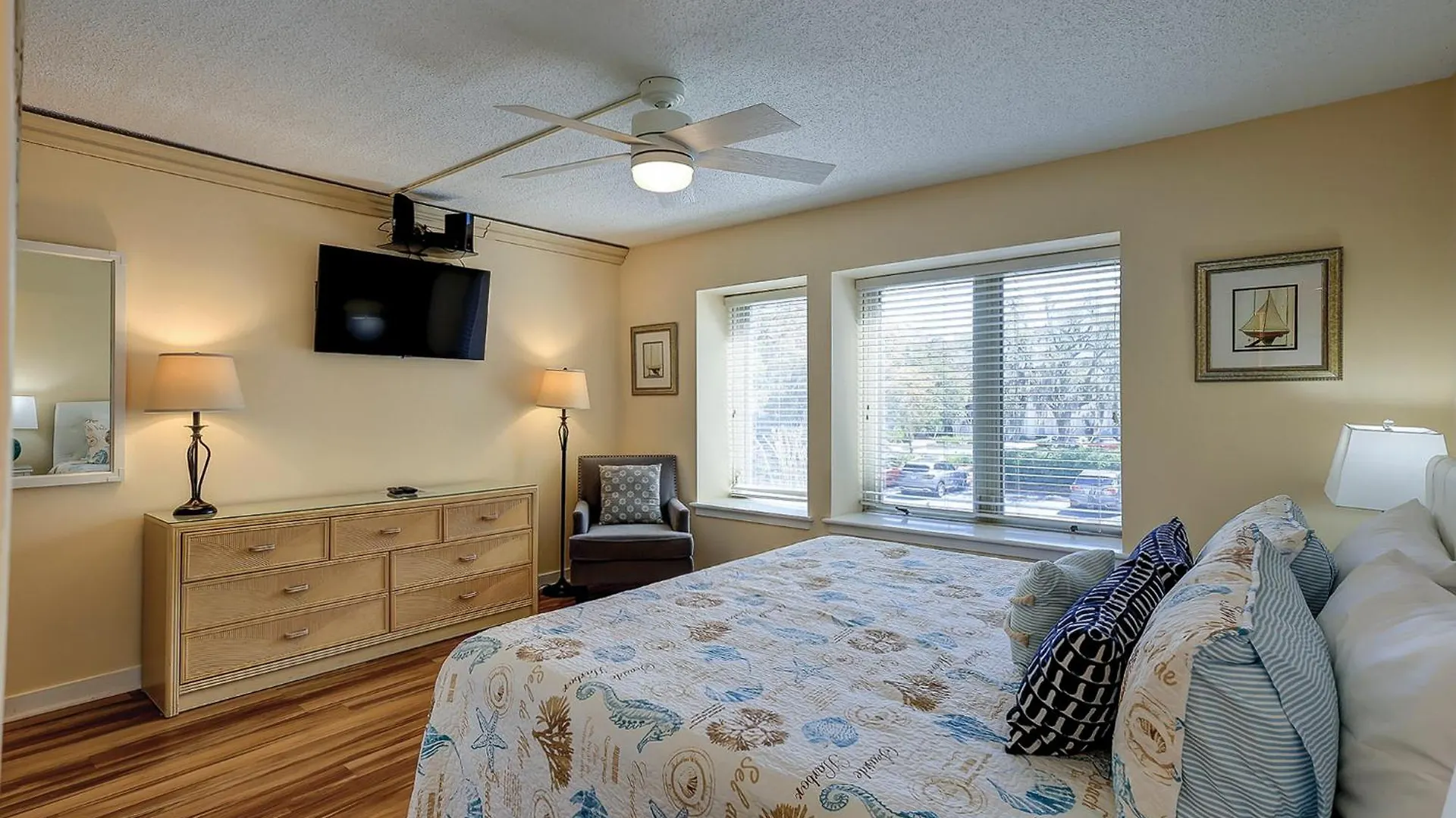 1686 Bluff Renovated Sleeps 8 Walk To Salty Dog Sea Pines
