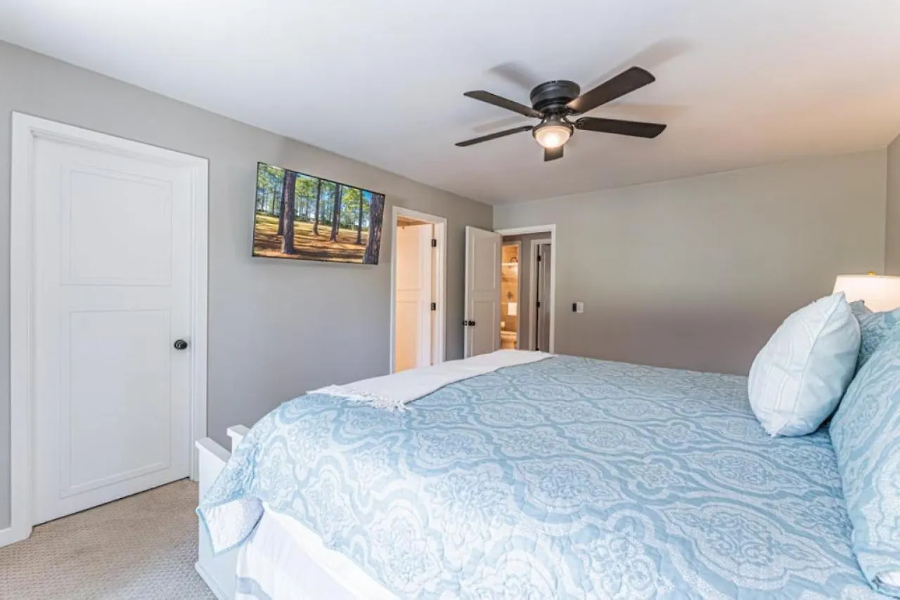 Holiday home New Listing 2373 Racquet Club Gorgeous Golf Course View Steps From Harbourtown Sea Pines *