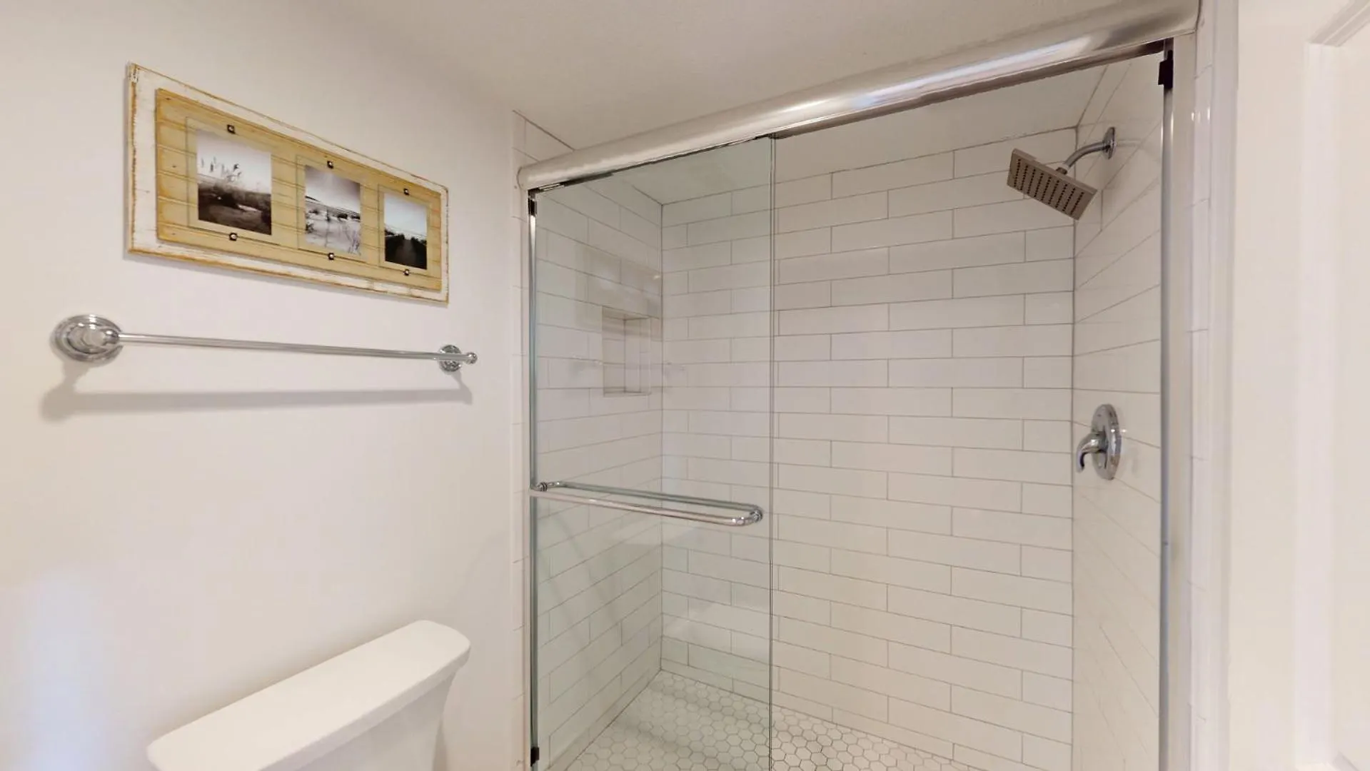 3229 Villamare