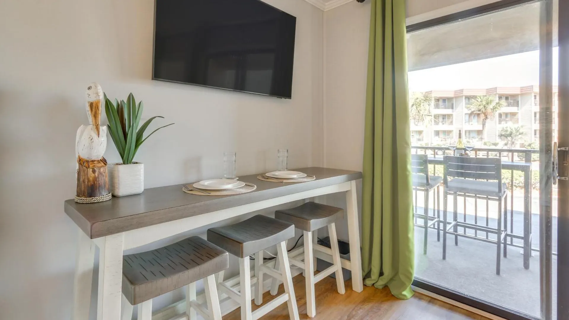 Apartman Hilton Head Pool Bar And Access Hilton Head Island