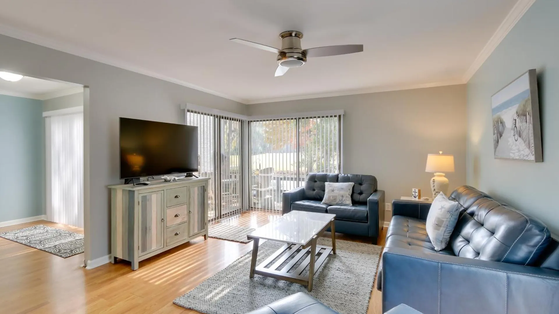 Updated Townhome With Decks! Holiday home Hilton Head Island