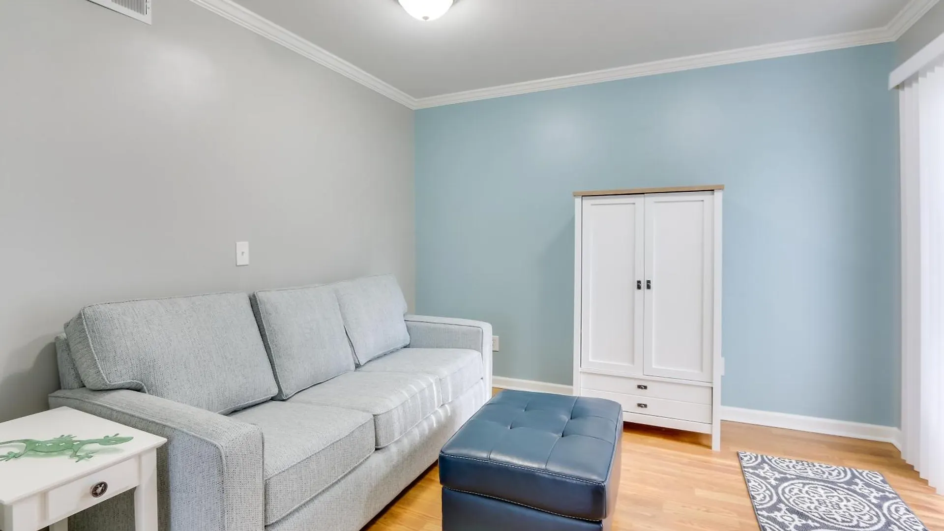 Updated Townhome With Decks! *