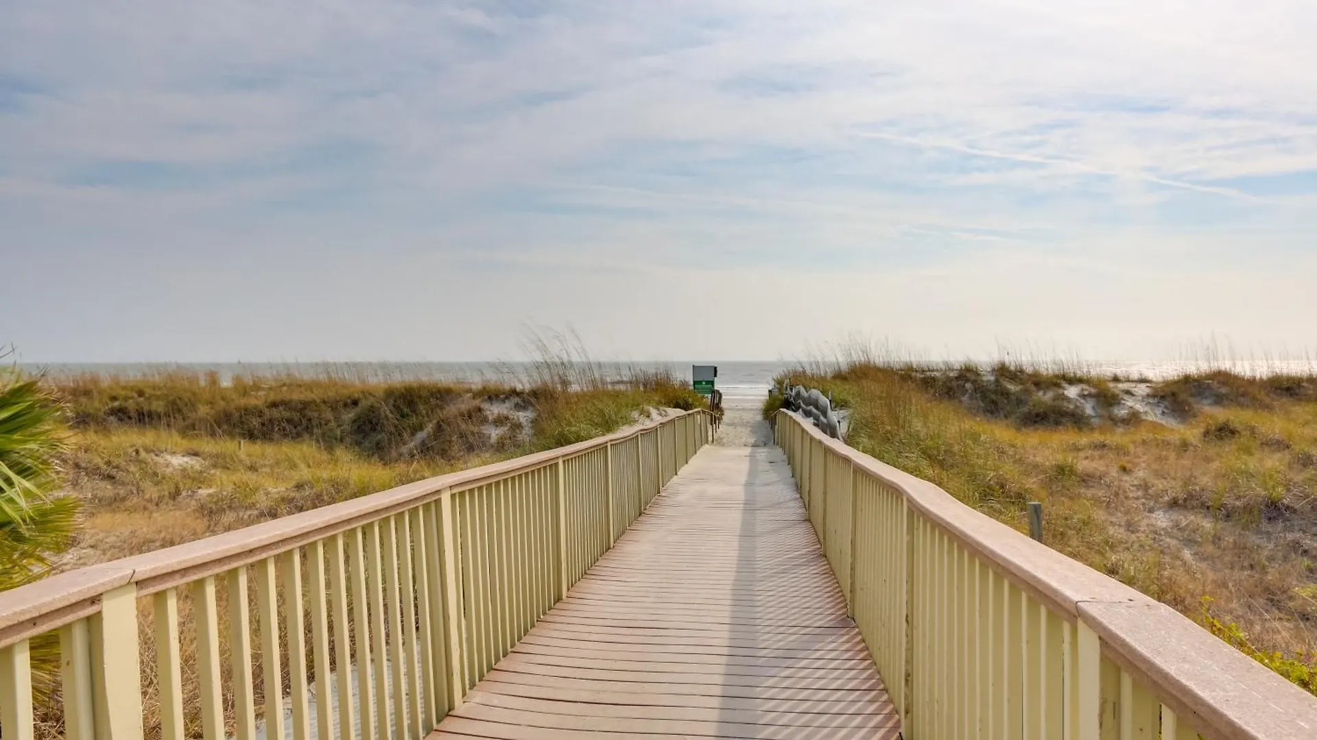 Updated Townhome With Decks! Holiday home Hilton Head Island