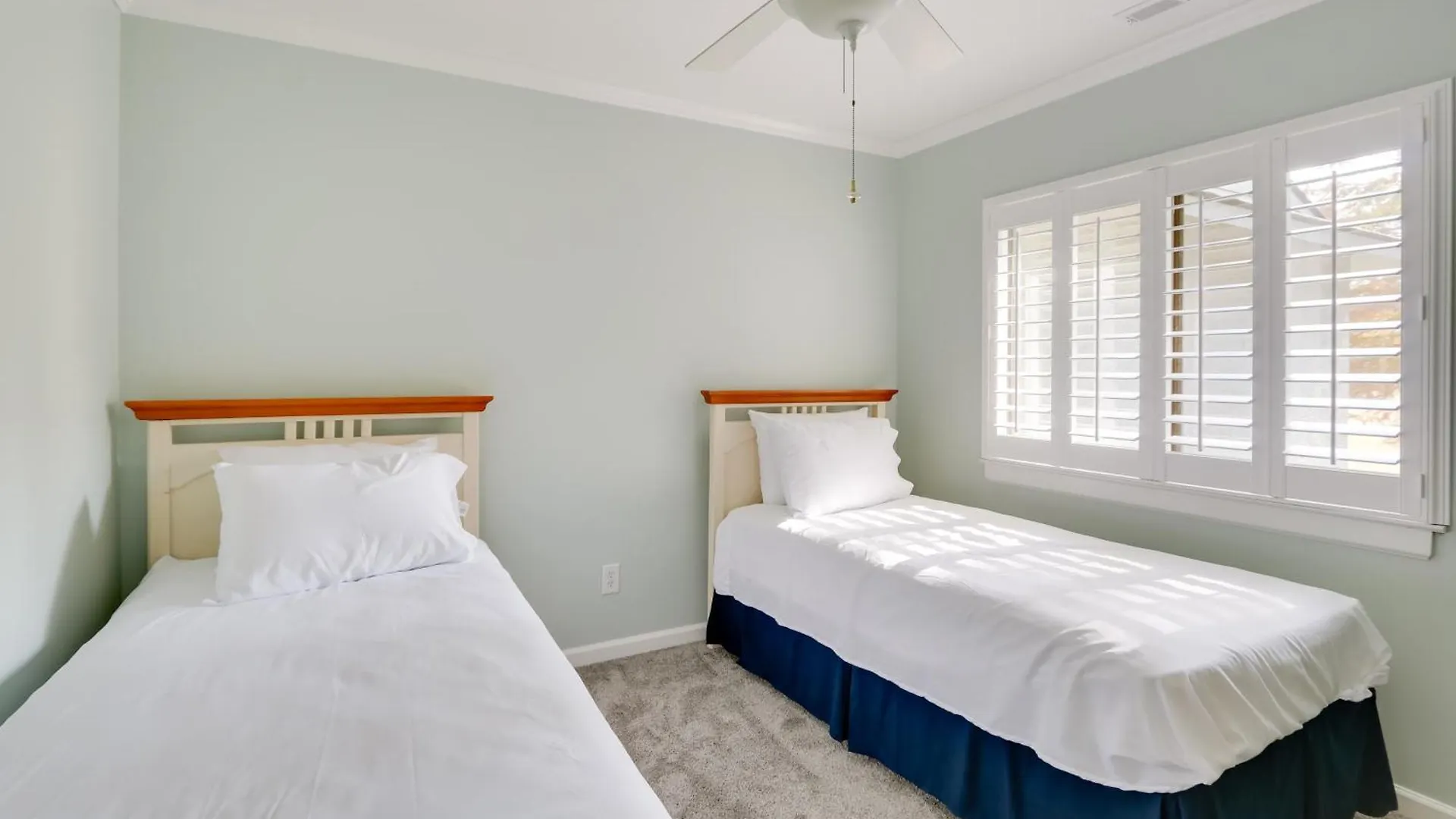 Updated Townhome With Decks! Holiday home Hilton Head Island