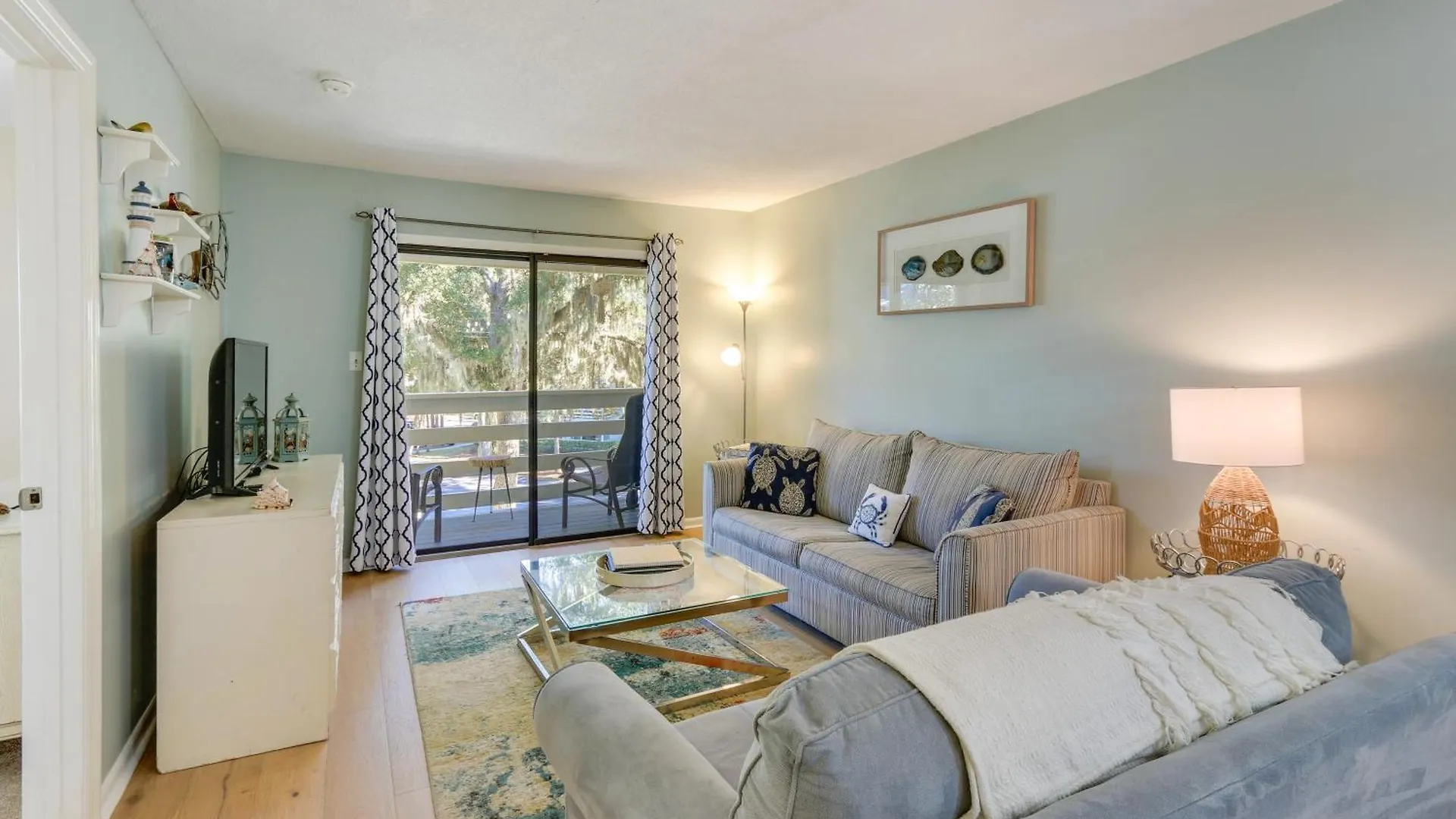 Hilton Head With Amenities Near Beach!