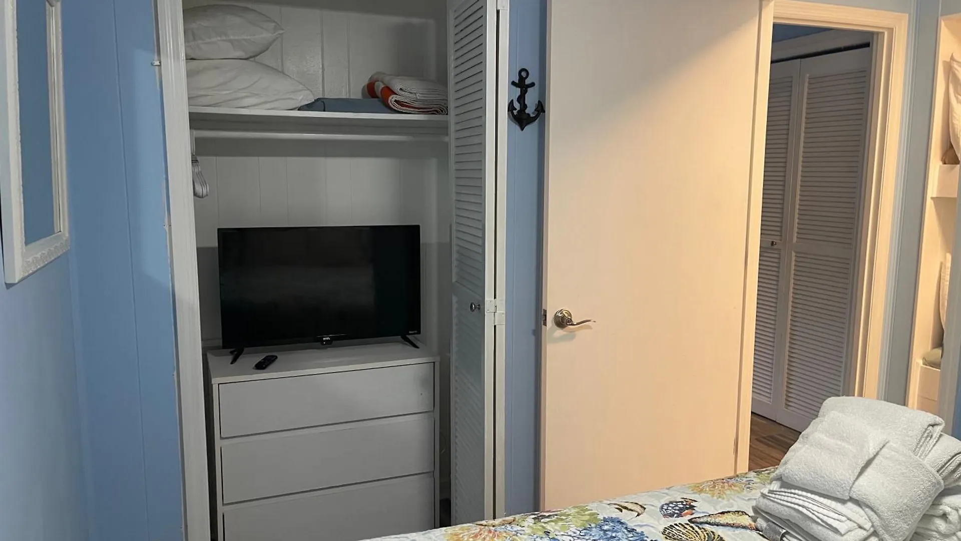 Apartment Shorething! Beachside Retreat W/ Bikes, Chairs