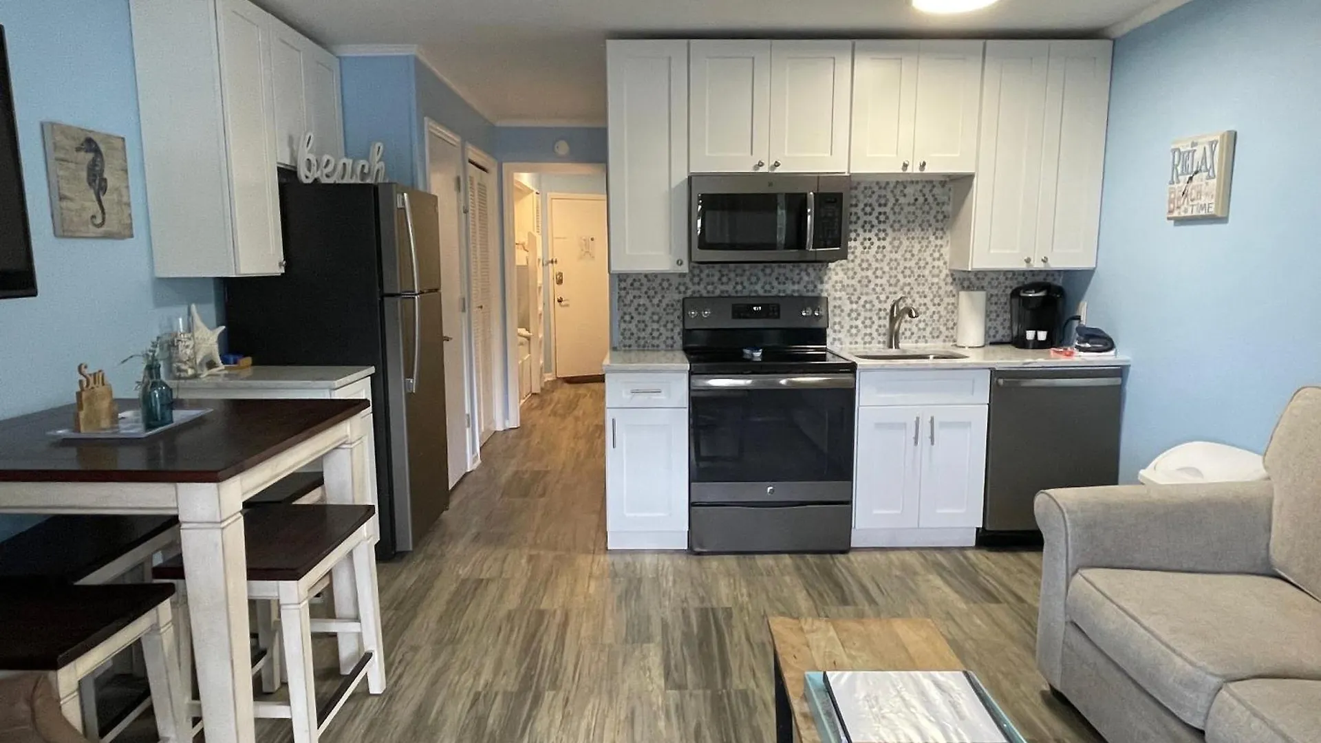 Shorething! Beachside Retreat W/ Bikes, Chairs Apartment Hilton Head Island
