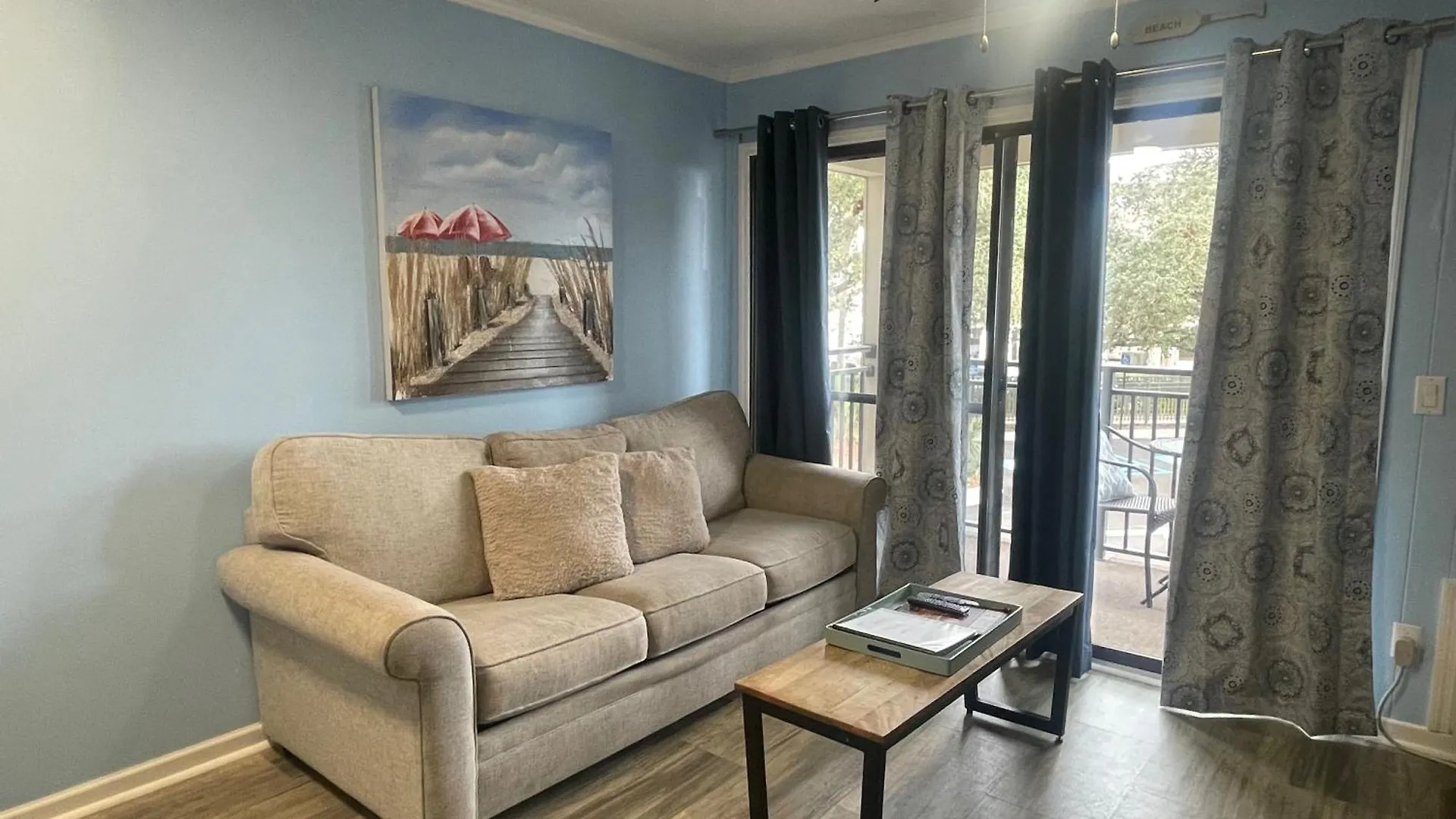 Shorething! Beachside Retreat W/ Bikes, Chairs Apartment Hilton Head Island