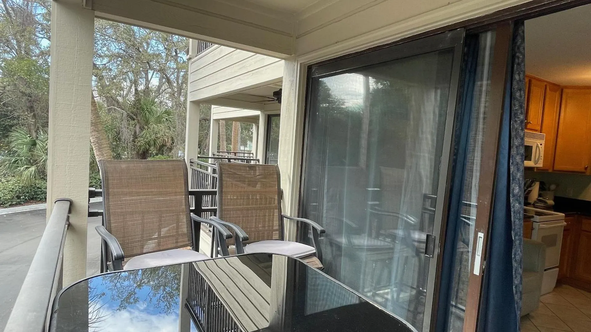 Seaclusion-oceanview, Mini Split Ac, Chairs Apartment