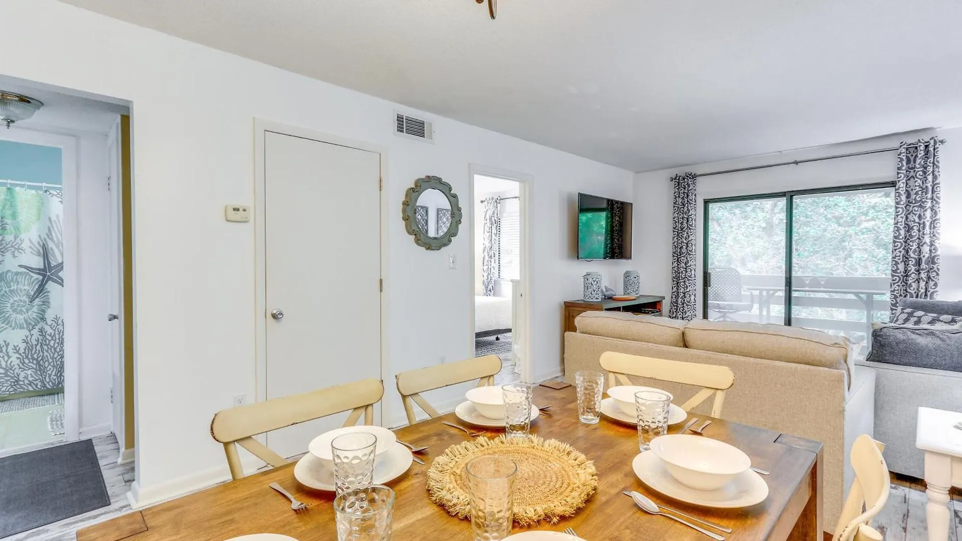 Hilton Head Getaway, Walk To And Golf Course! Apartment