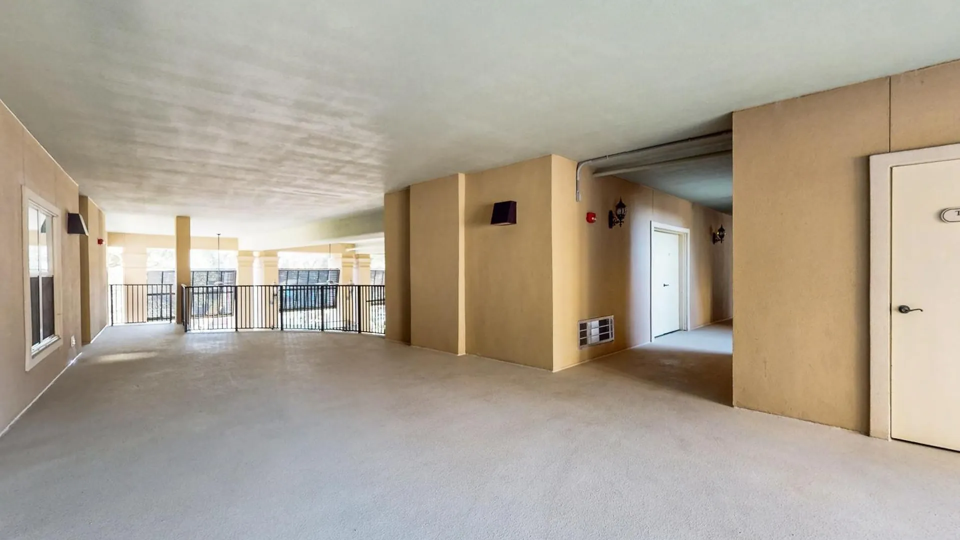North Shore Place Apartment *