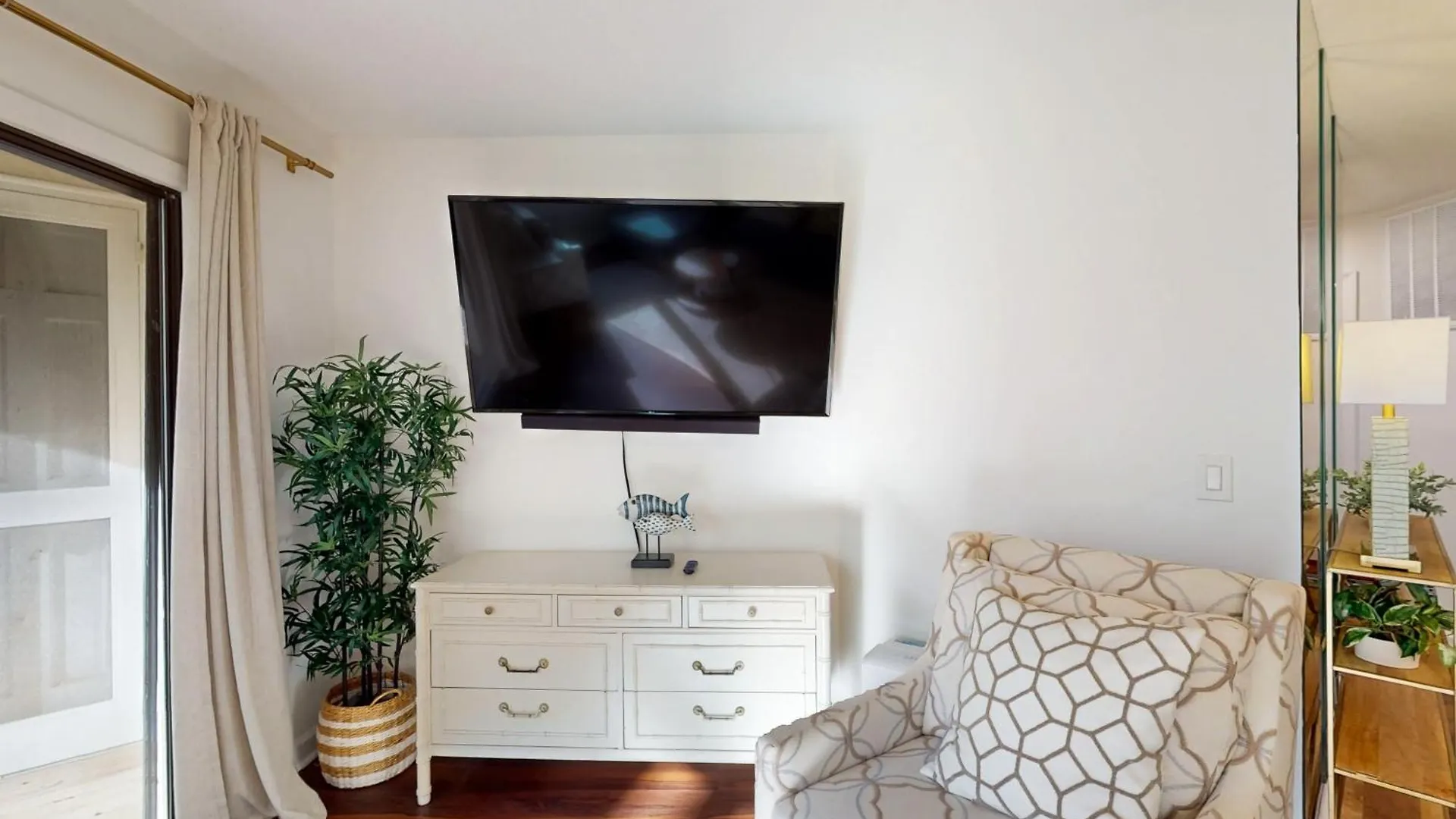 Apartment Colonnade Club 147 *