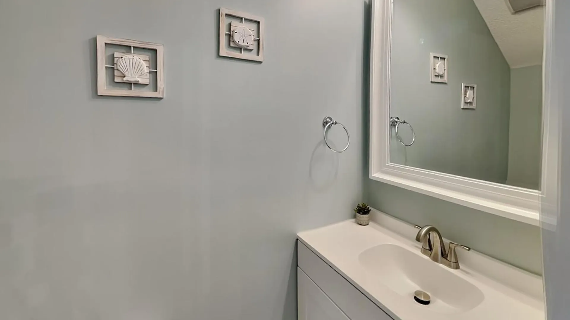 Ocean Breeze 53 Apartment