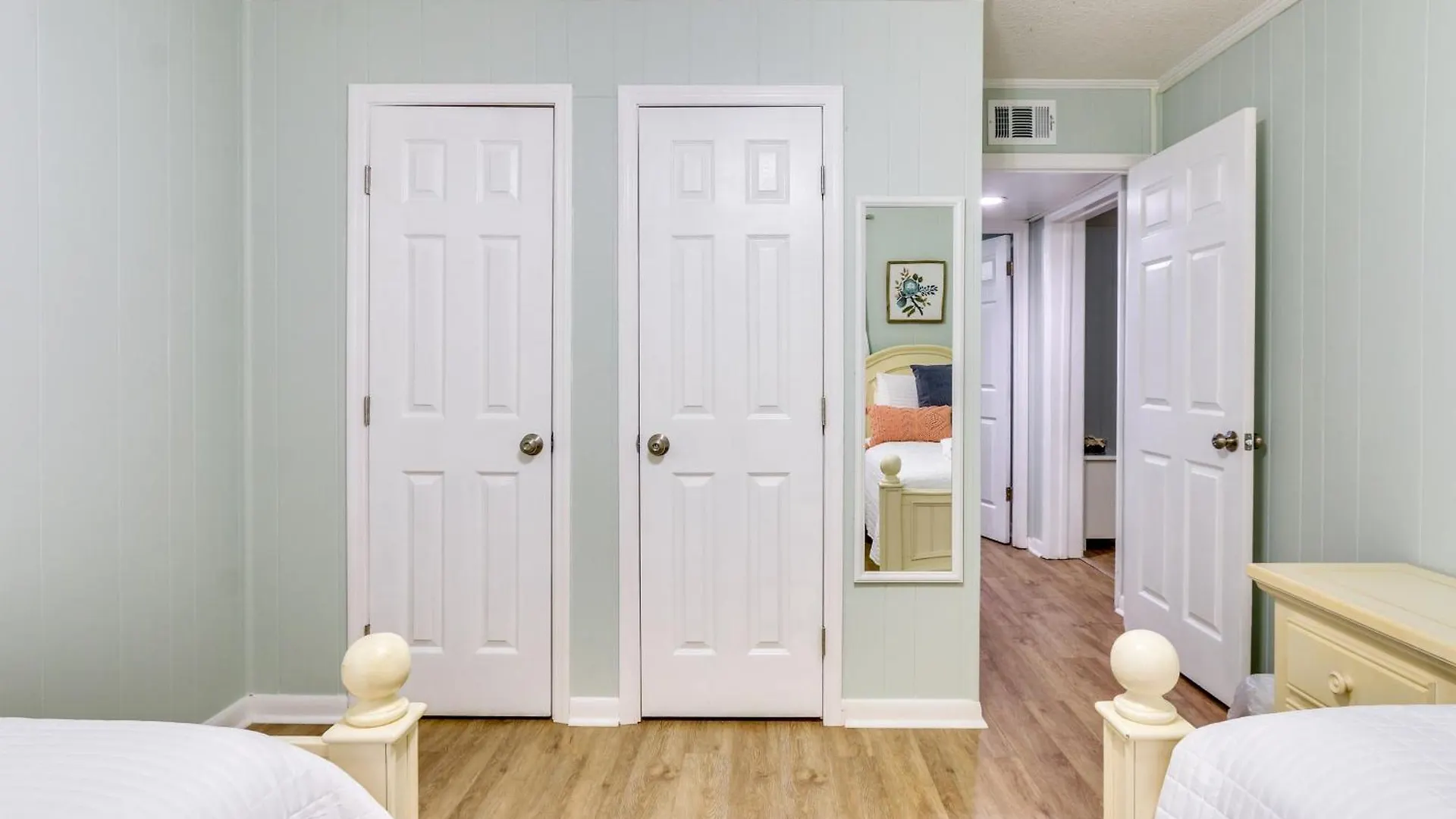 Hilton Head Getaway With Balcony - Walk To Beach! *