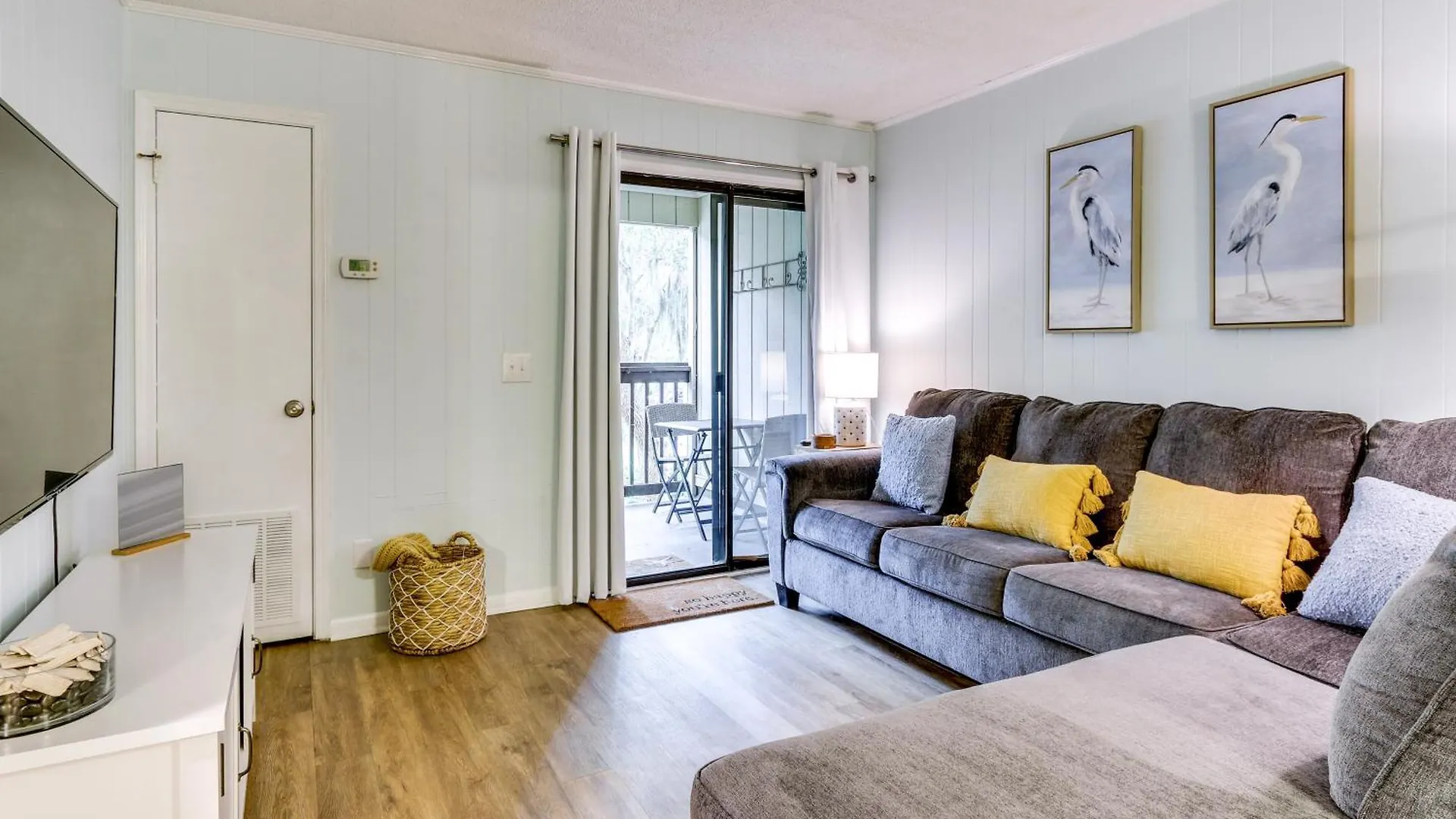 Hilton Head Getaway With Balcony - Walk To Beach! Apartment Hilton Head Island