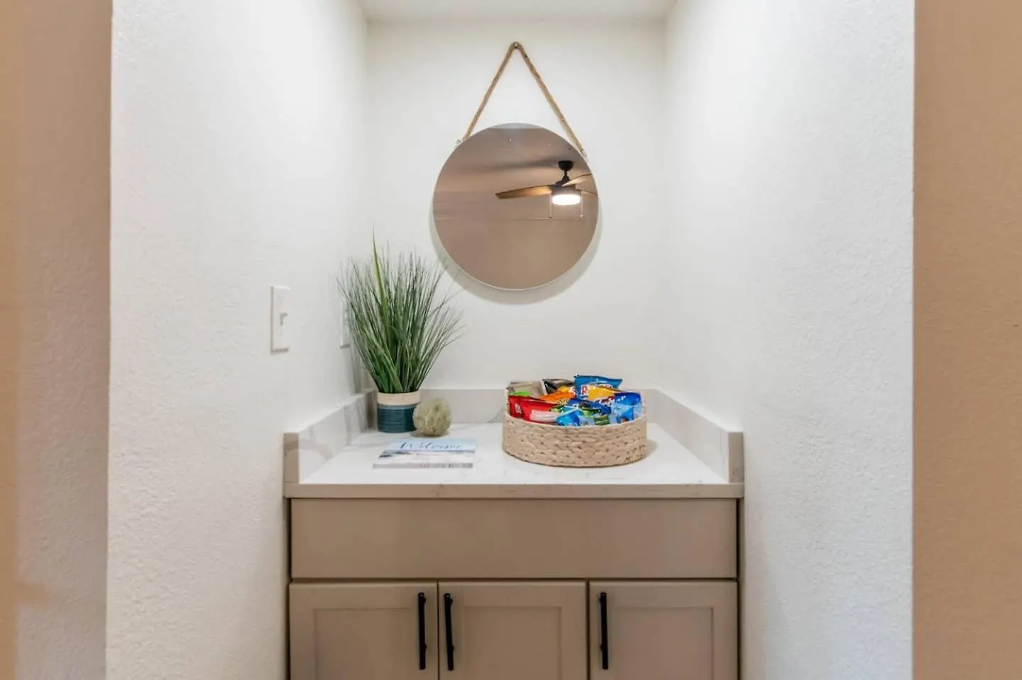Coastal Luxe By The Apartment *