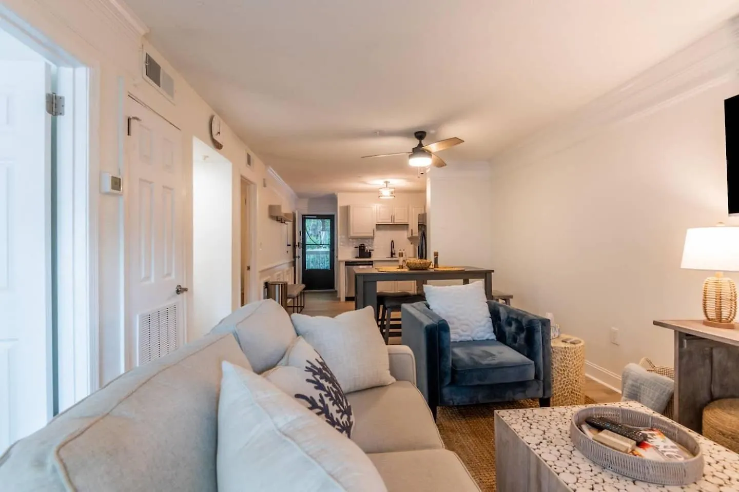 Apartment Coastal Luxe By The