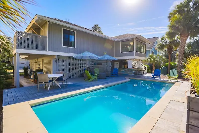 Steps To Sand 3 Bed 2 Bath With Private Pool Holiday home