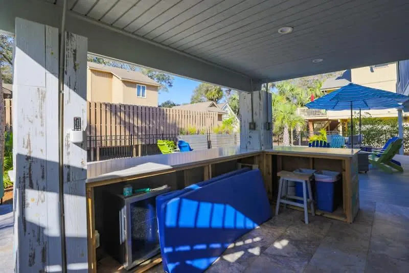 Steps To Sand 3 Bed 2 Bath With Private Pool Holiday home *