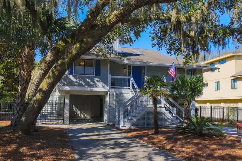 Steps To Sand 3 Bed 2 Bath With Private Pool Holiday home Hilton Head Island