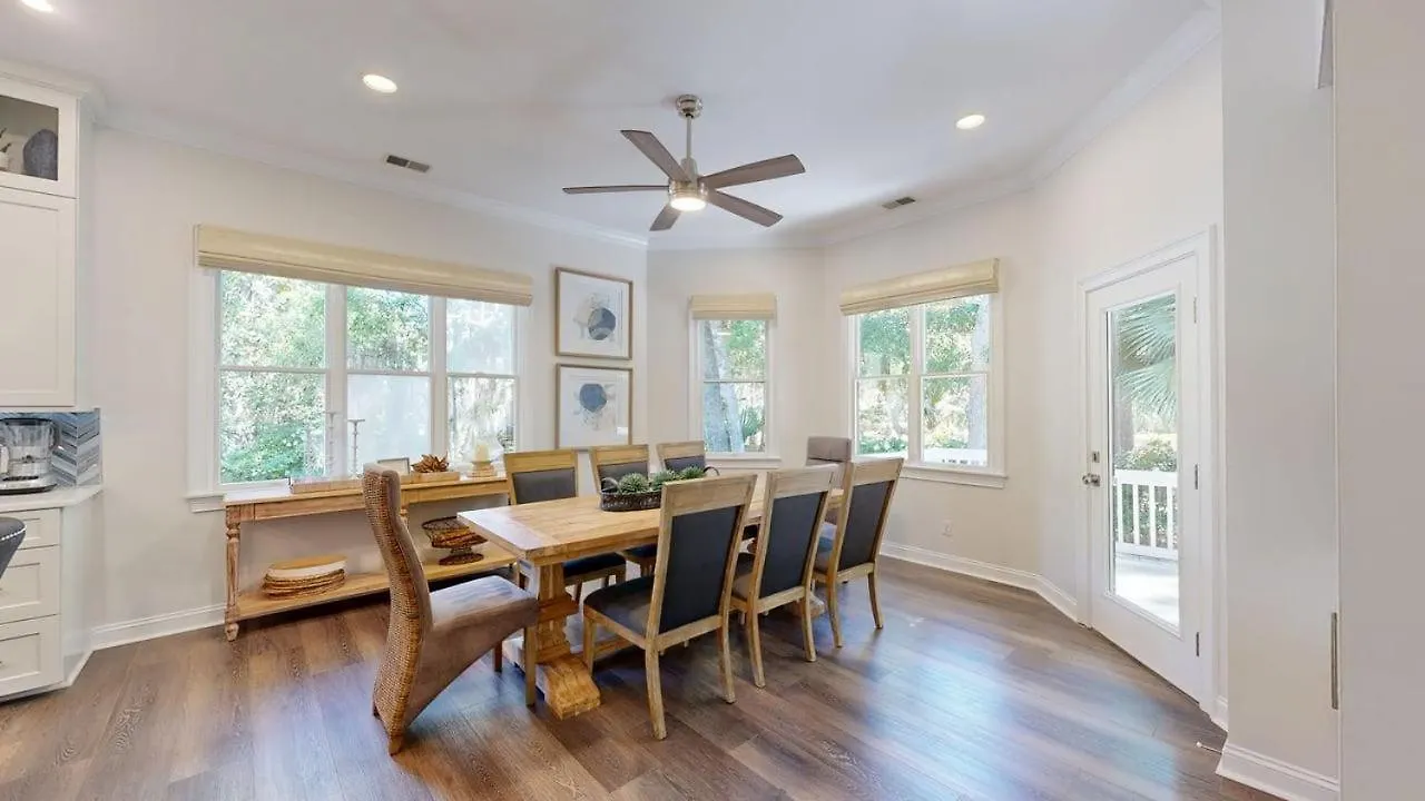 8 Flagg Dr Holiday home