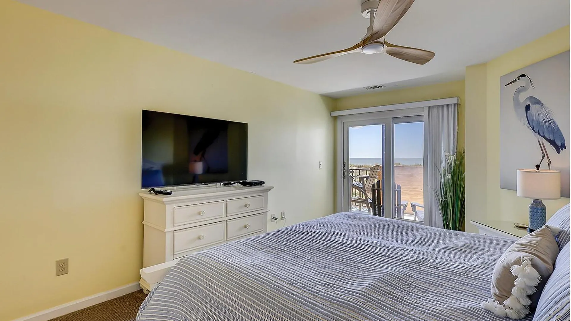 Gorgeous Ocean Views King 2 Queens Close To Ocean Bikes & Gear Included * Hilton Head Island