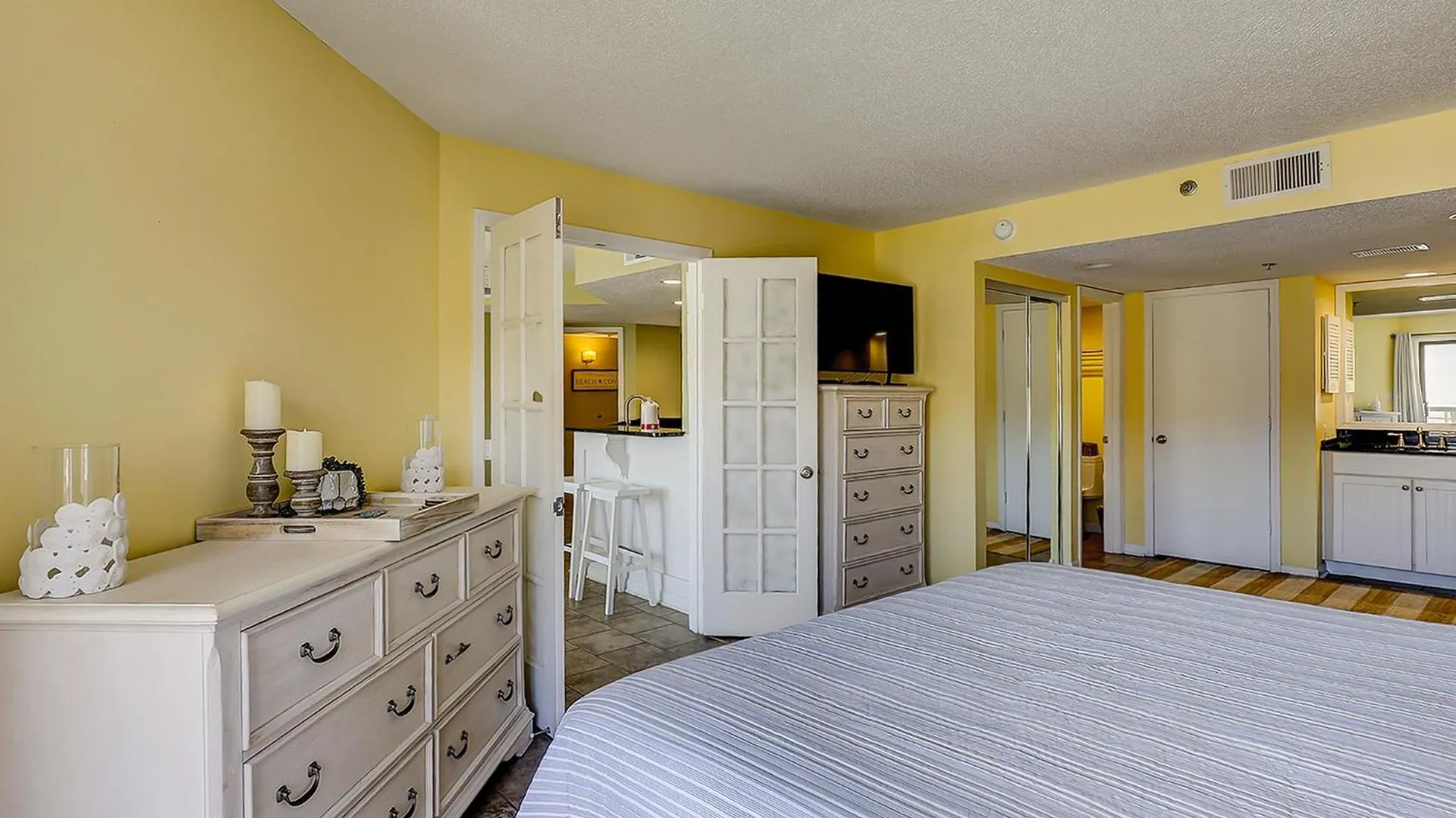 3422 Villamare Updated Luxury 2 Bedroom Ocean & Pool Views King 2 Queens Twin Sleeper Hilton Head Island