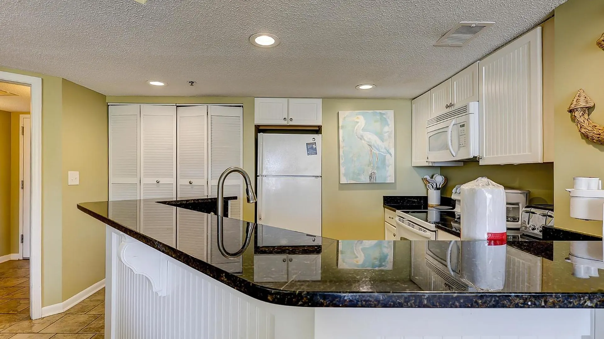 3422 Villamare Updated Luxury 2 Bedroom Ocean & Pool Views King 2 Queens Twin Sleeper Hilton Head Island