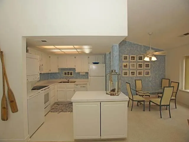 1742 Bluff Villa