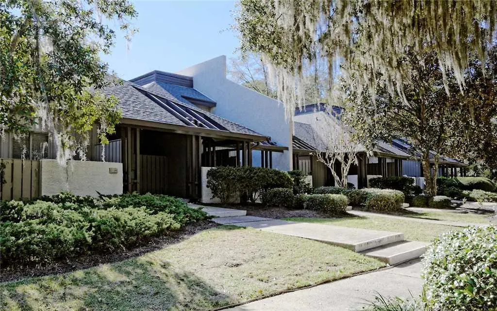 Tennismaster - Three Bedroom - 1102