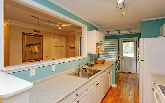 Tennismaster - Three Bedroom - 1102 *