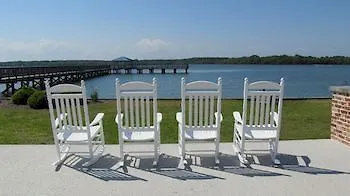 Bluewater By Spinnaker Resort