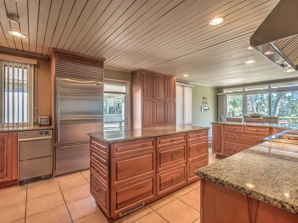 Direct Oceanfront Luxury Home- Cassina Palms *