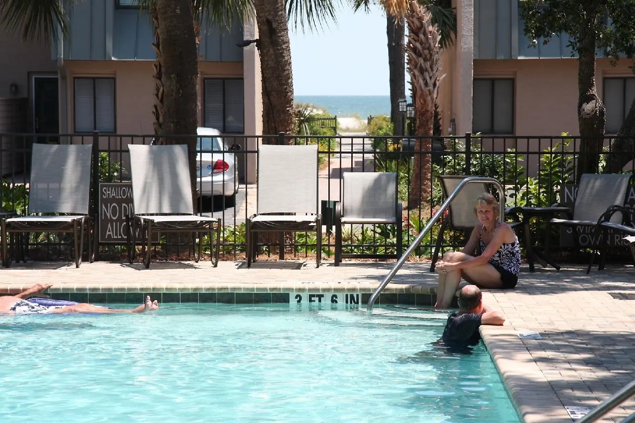 Ocean Villas Deluxe - Oceanfront - Steps To Beach - Great Location - Heated Pool April